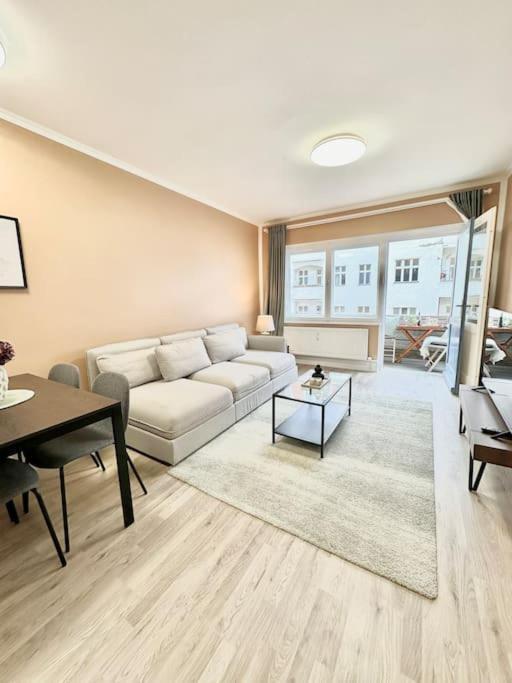 2 Zimmer Apartment Mit Parkplatz Берлин Экстерьер фото